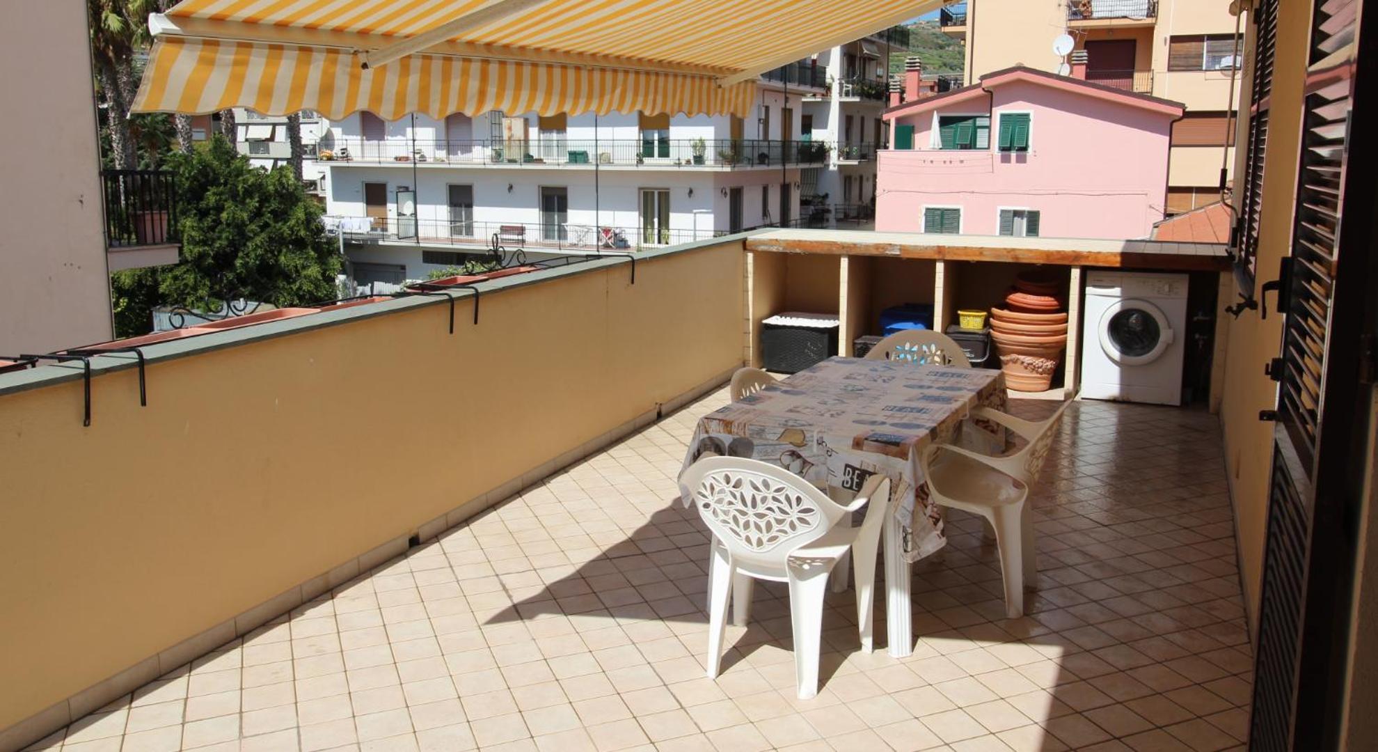 Garibaldi Appartamenti Riva Ligure Εξωτερικό φωτογραφία